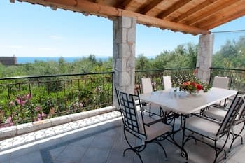 Spacious Villa Stunning Seaview - Perfect Location