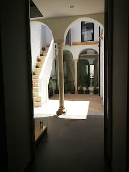 Patio de la Escalera, Santiago