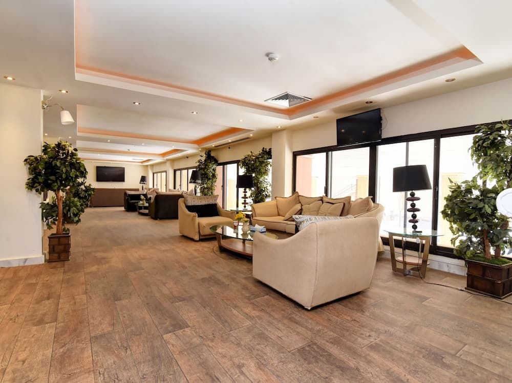 Capital O 419 Al Safeer Hotel