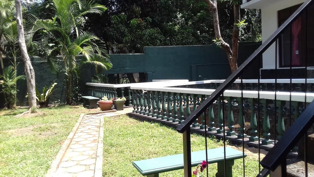 The Lotus Blue - Hostel