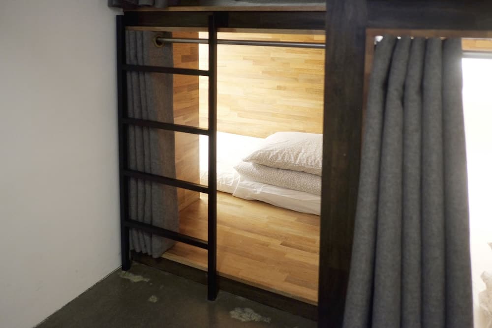 The Cube Hotel - Hostel