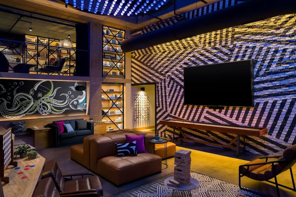 Moxy San Diego Downtown/Gaslamp Quarter