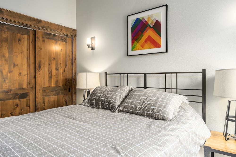 Promontory 6 3 Bedroom Townhouse by RedAwning