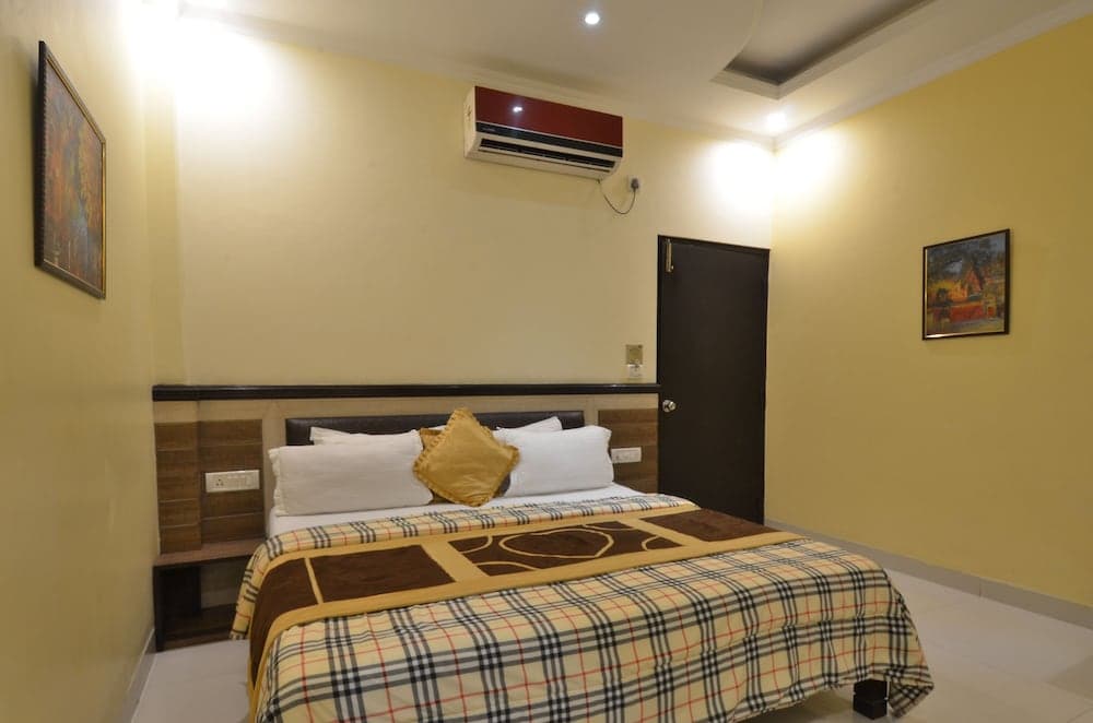 Hotel Sarovar Regency