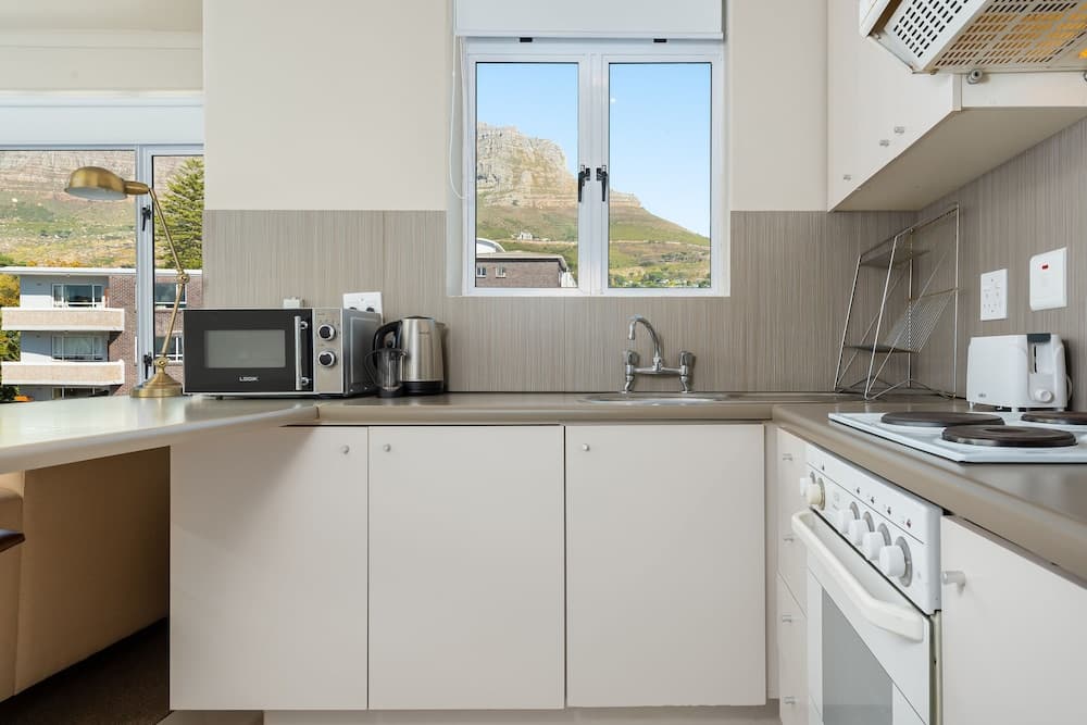 Fairmont And Albany P1