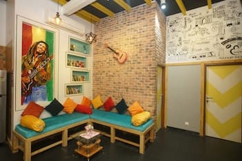 Mumbai Staytion Dorm - A Backpackers Hostel