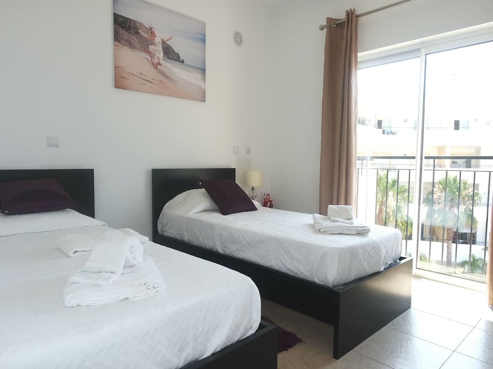 C04 - Pool View 3 Bedroom by DreamAlgarve