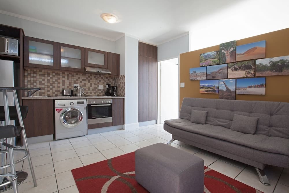 Four Seasons 801 by CTHA