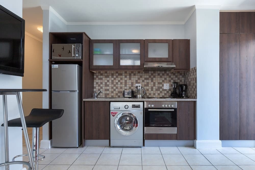 Four Seasons 801 by CTHA