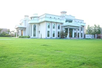 Palette - Silver Castle