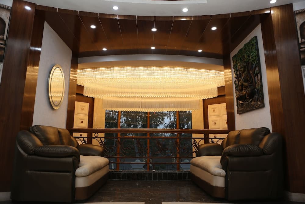 Palette - Silver Castle