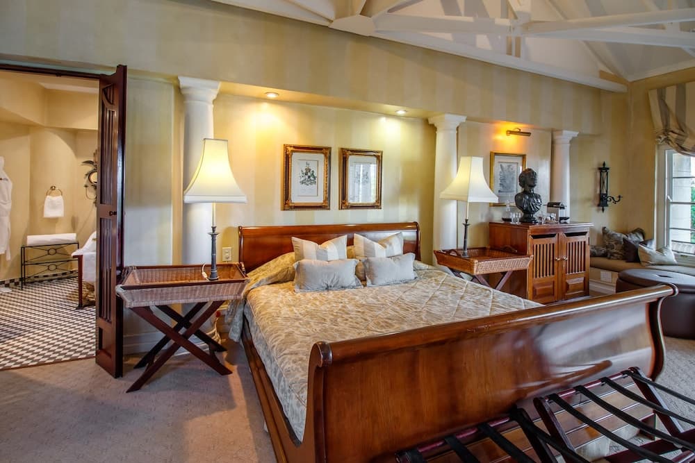 Blue Mountain Luxury Lodge