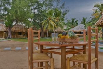 Royal Beach Arugambay