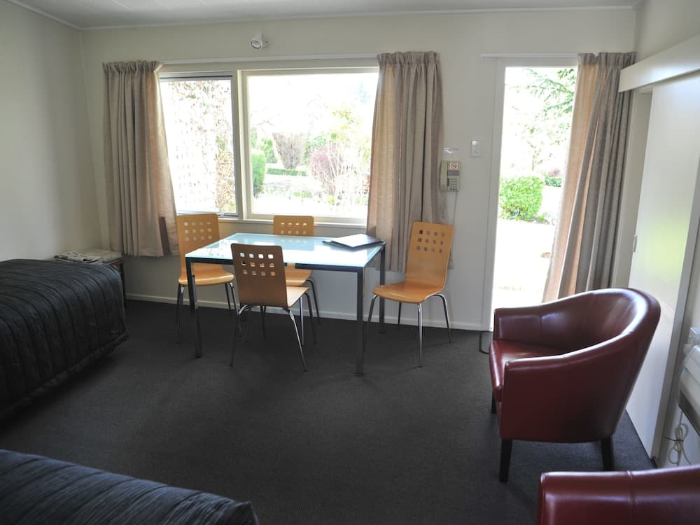 Alexandra Garden Court Motel