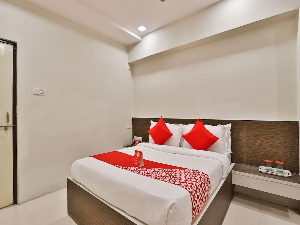 OYO 13598 Chandra Villas