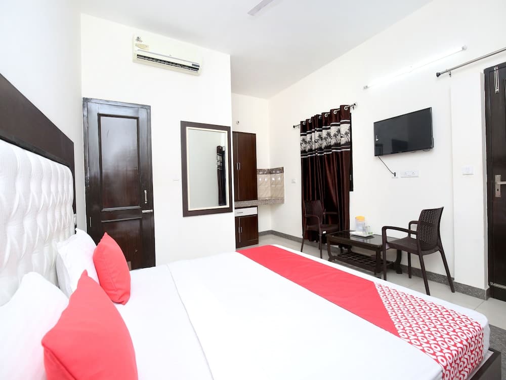 OYO 10537 Star City Inn