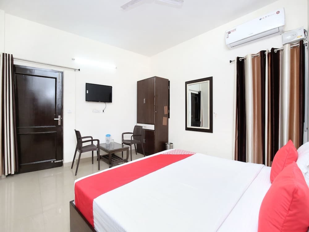 OYO 10537 Star City Inn