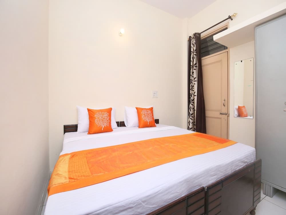 OYO 13007 Humble Residency