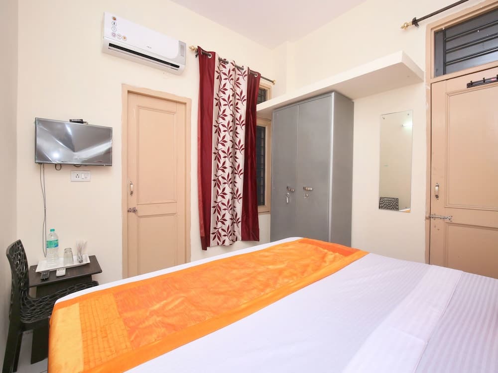 OYO 13007 Humble Residency