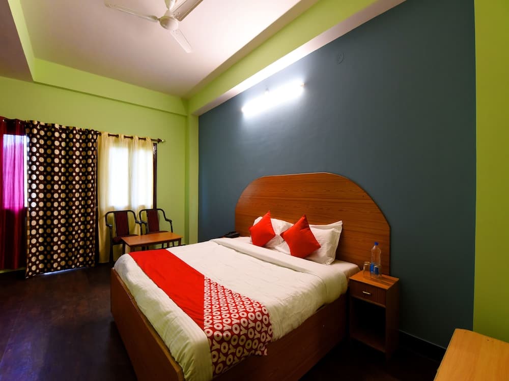 OYO 13472 Himalayan Valley