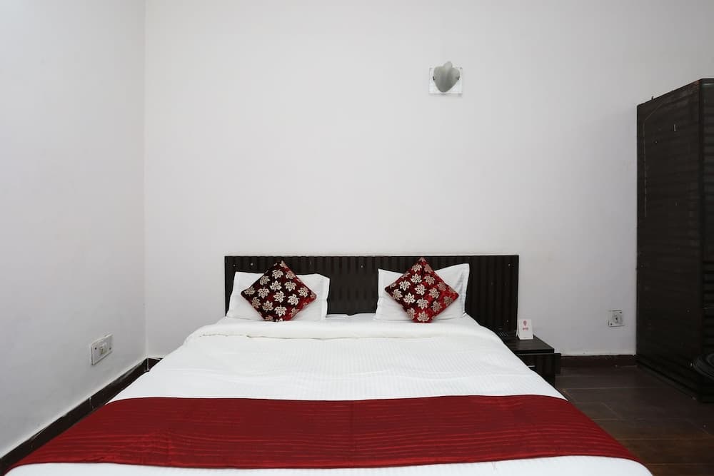 OYO 12805 SUNRISE HOUSE