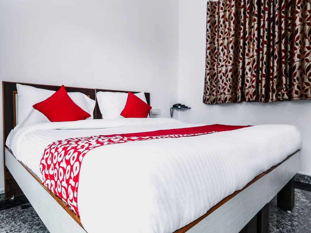 OYO 15243 Hotel Gulab Resort