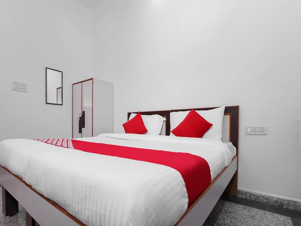 OYO 15243 Hotel Gulab Resort