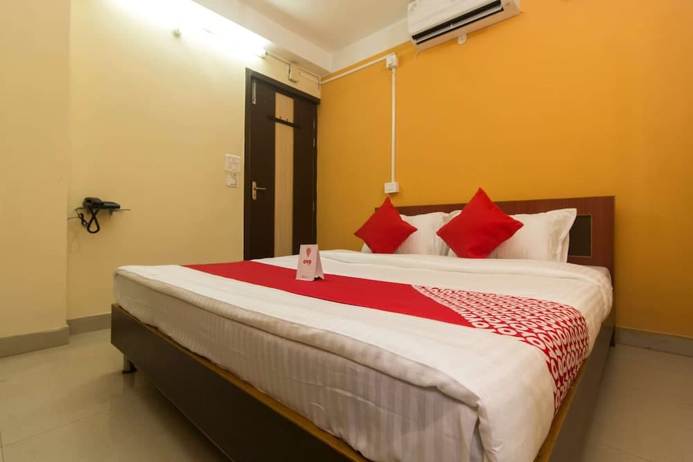 OYO 14200 Hotel Oasis