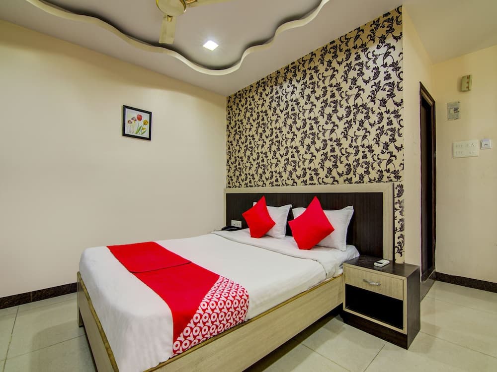 OYO 13584 Hotel Ruchi