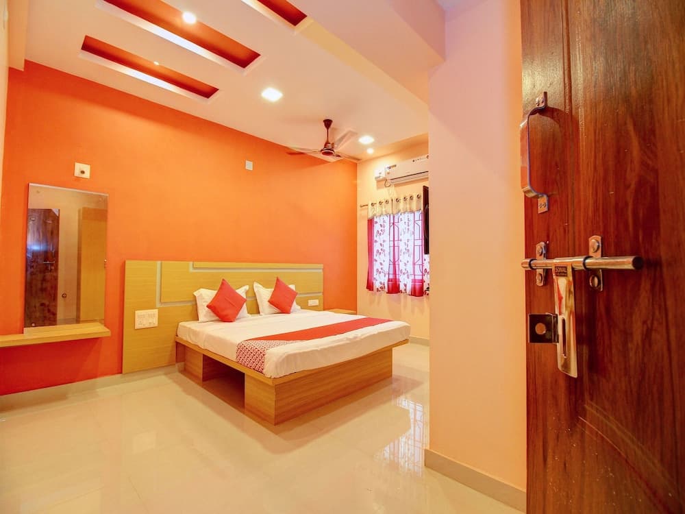 Capital O 13489 Garuda Comforts