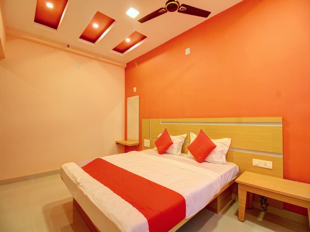 Capital O 13489 Garuda Comforts