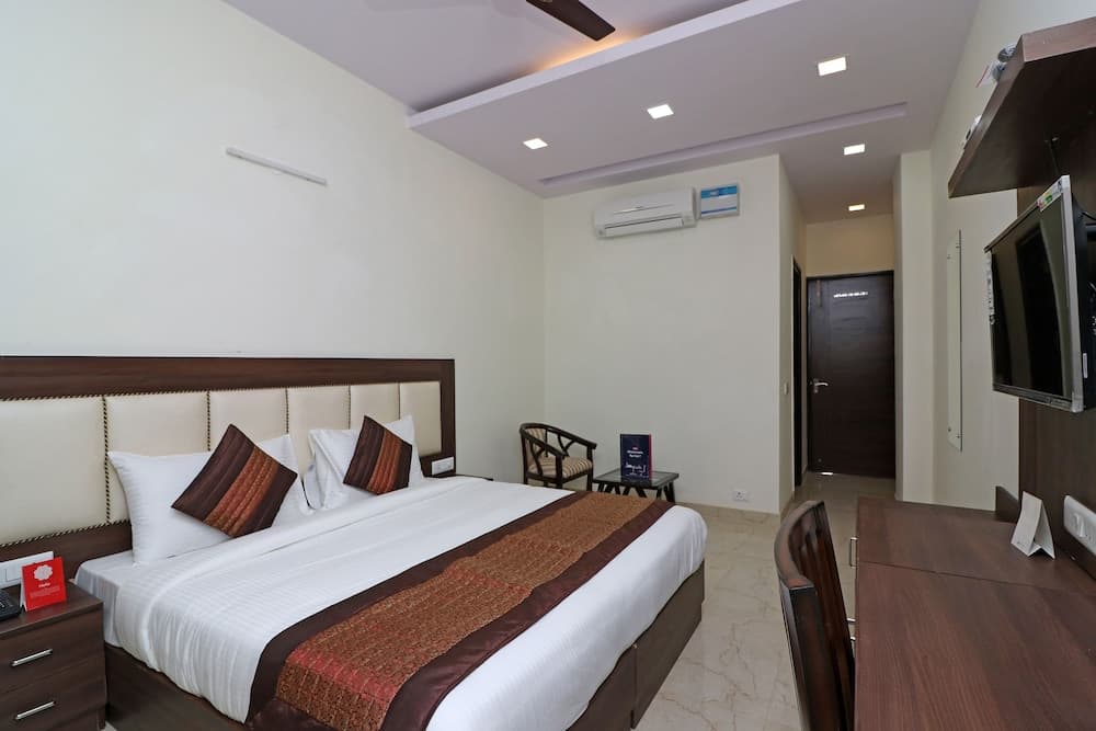 SKS Premier - Golf Course Road