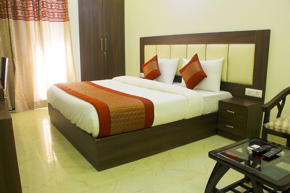 SKS Premier - Golf Course Road