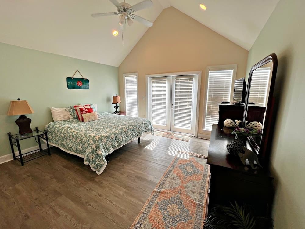 Sea Watch Unit A 3 Bedroom Condo by Redawning