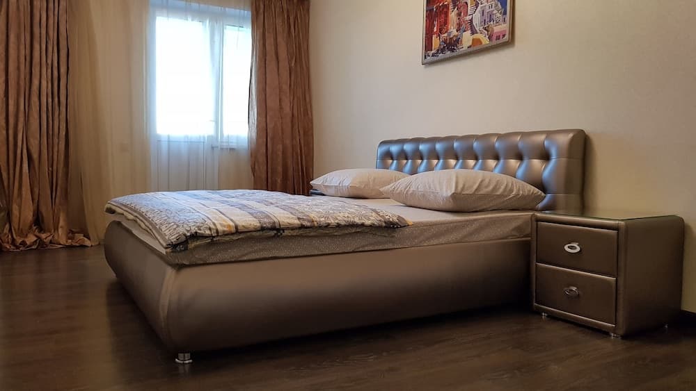 DeLuxe Apartment Akademika Yangelya 2