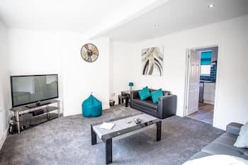 Entire House Tamworth