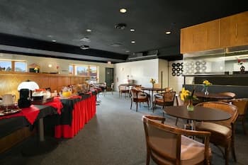 Canada Continental Hotel