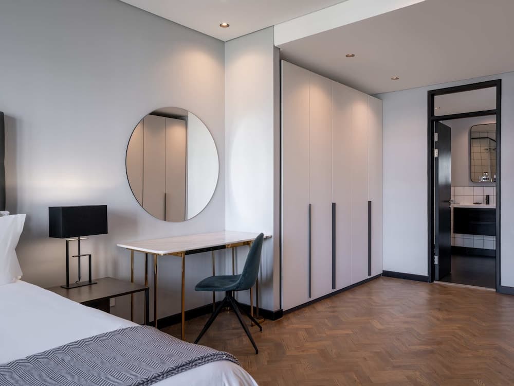 The Onyx Apartment Hotel by NEWMARK