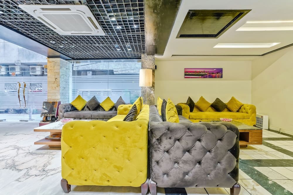 Staybook Hotel Nitya Maharani