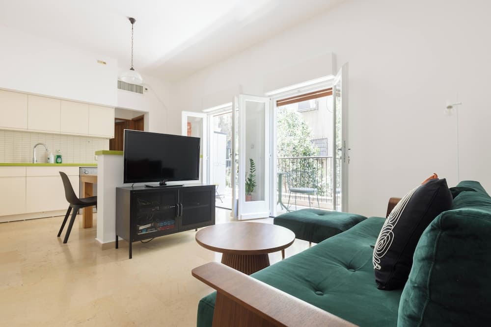 Diz 3 By TLV2rent