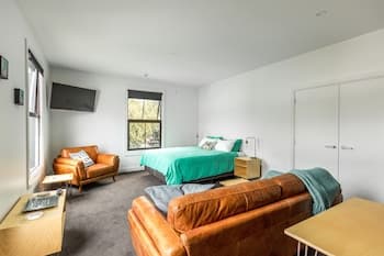 Provincial Apartment 1