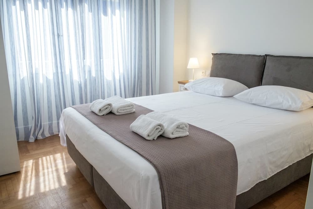 Elegant 2BD Apartment