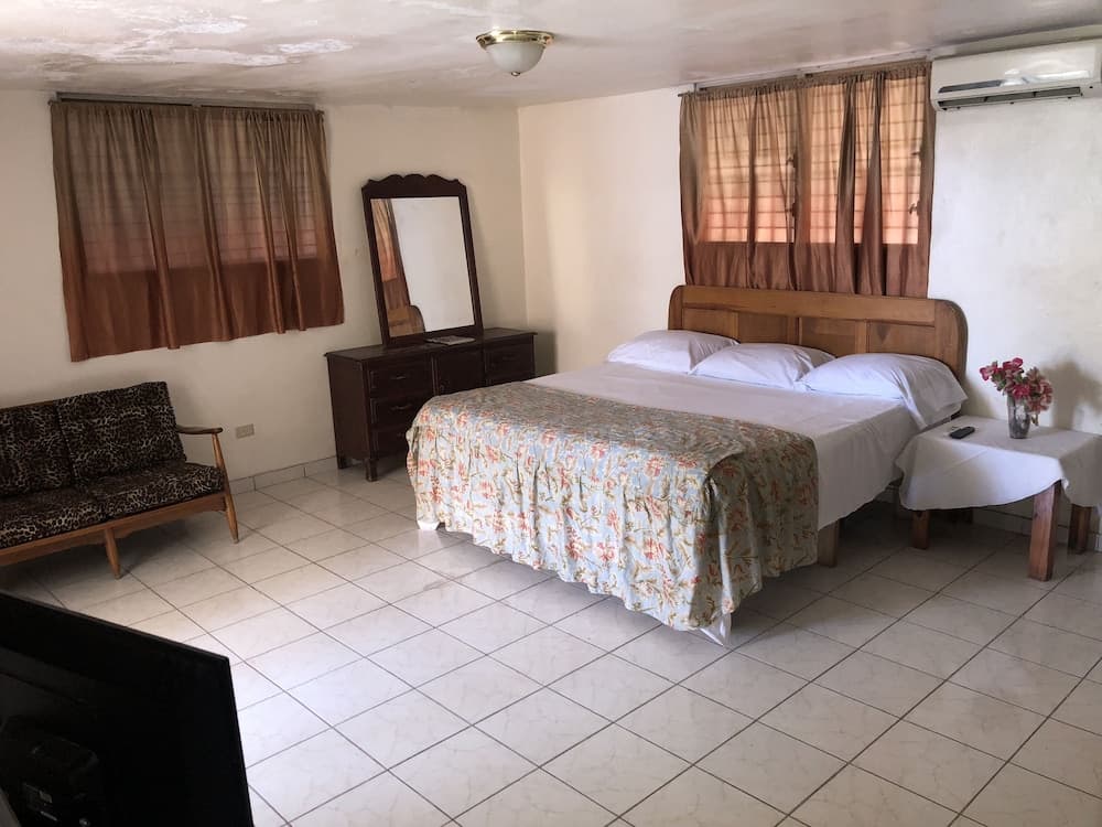 Detente Du Cacique Villa Hotel