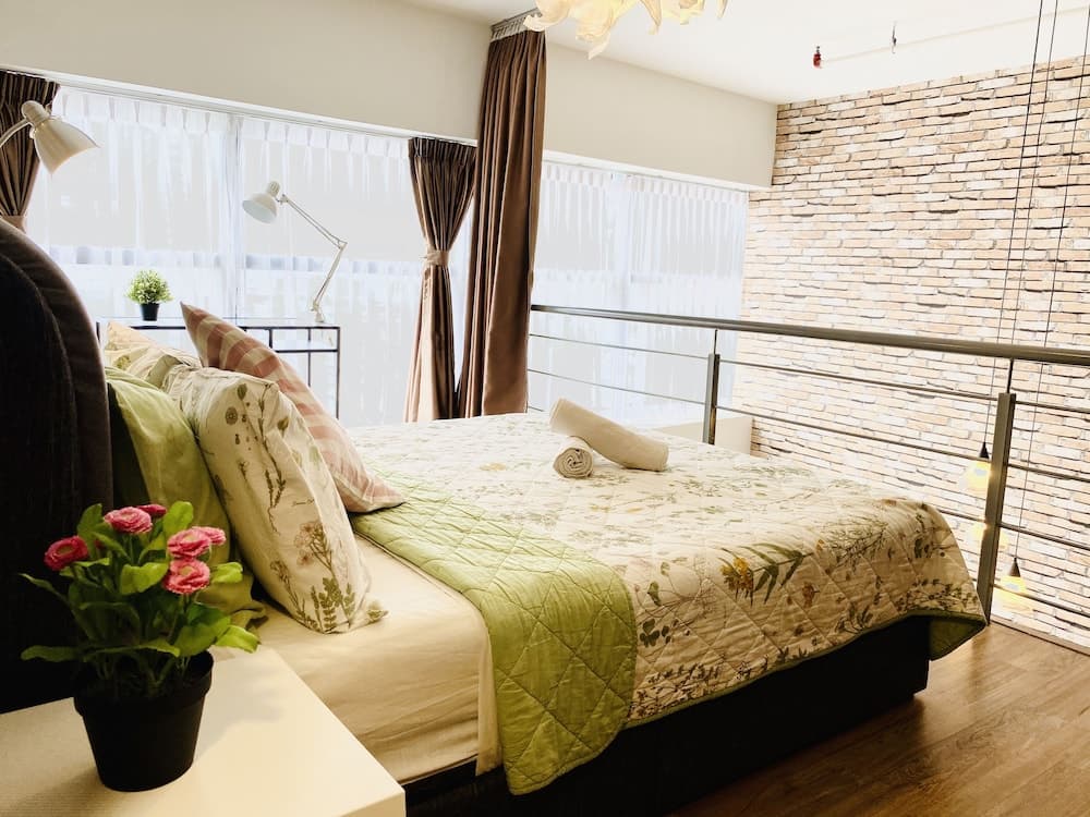 Chrisenbel Suites - Pinnacle PJ