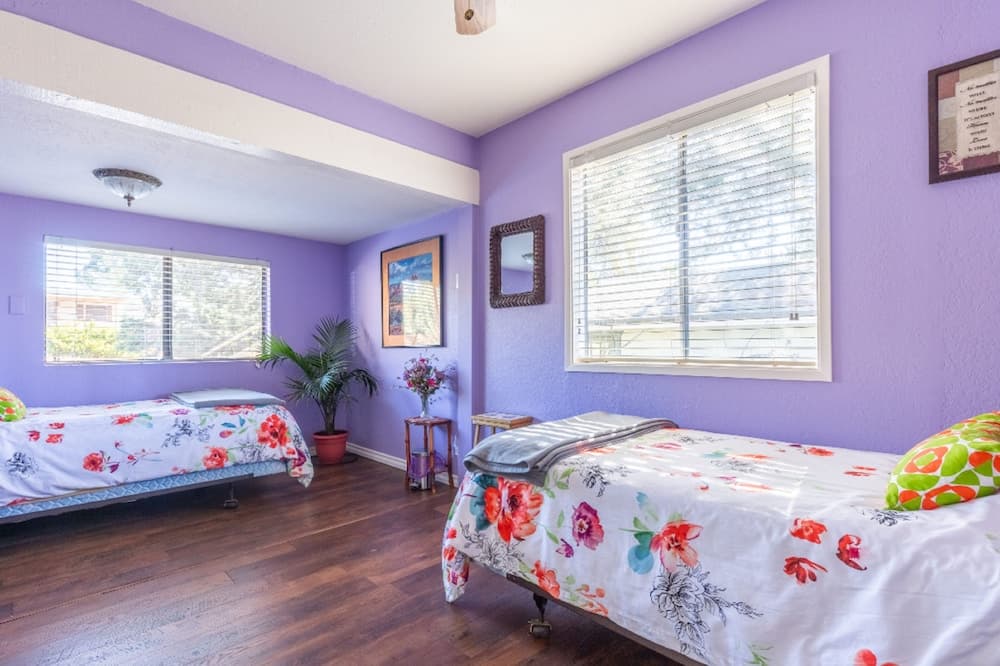 Beautiful Home with Red Rock View