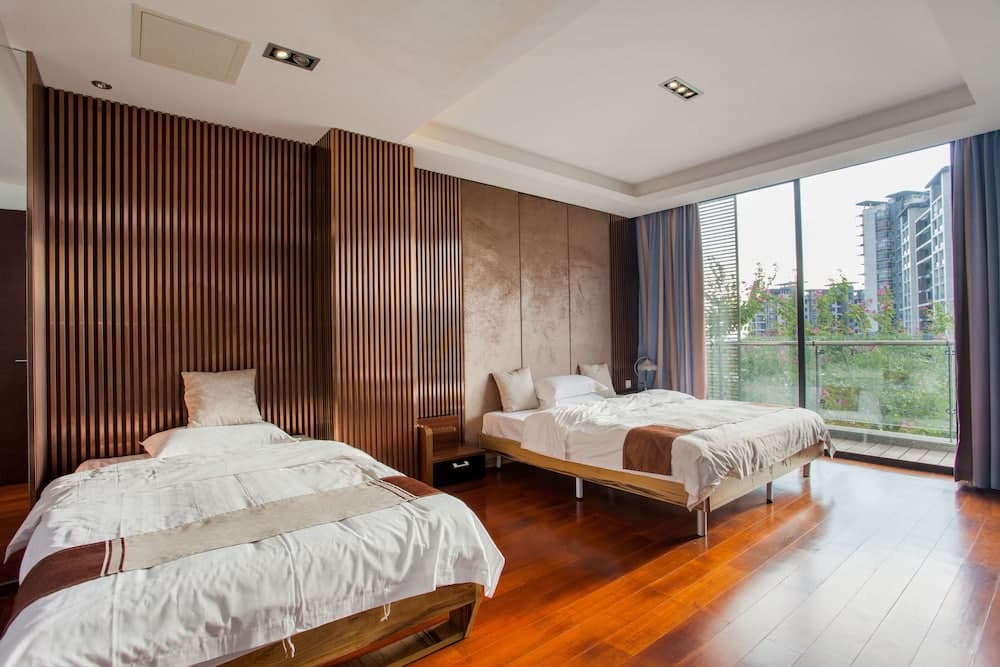 Deluxe Villa in Mingyue Mountain and Stream