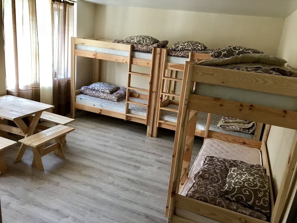 Pid Vysokym Zamkom Hostel