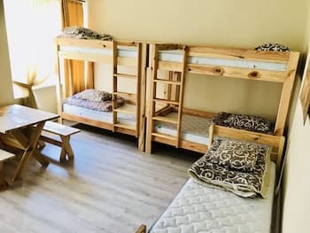 Pid Vysokym Zamkom Hostel