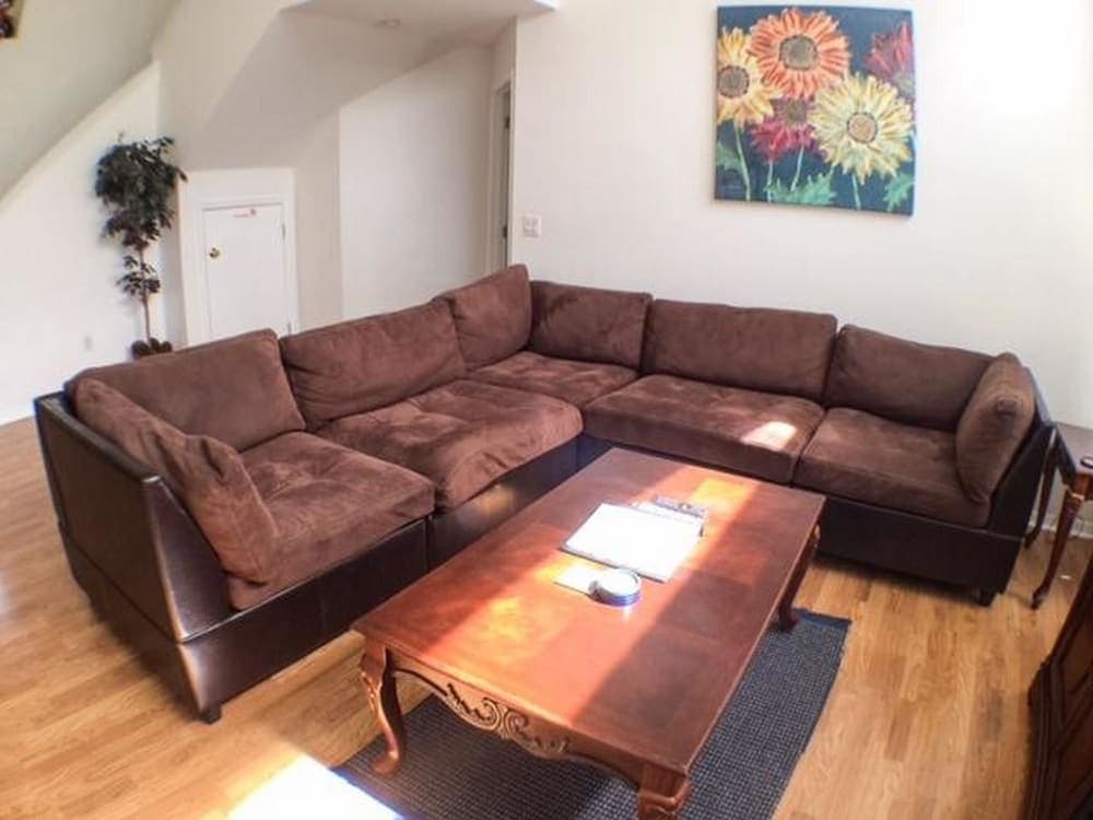 Mallory 2268 Apartment 4 Bedroom