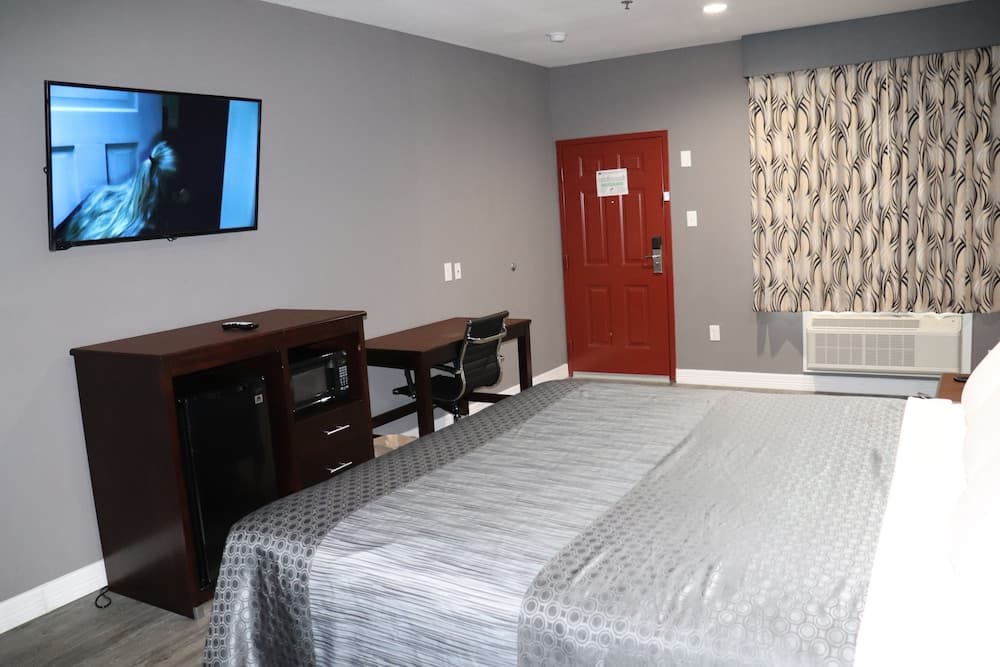 Atlantis Inn and Suites